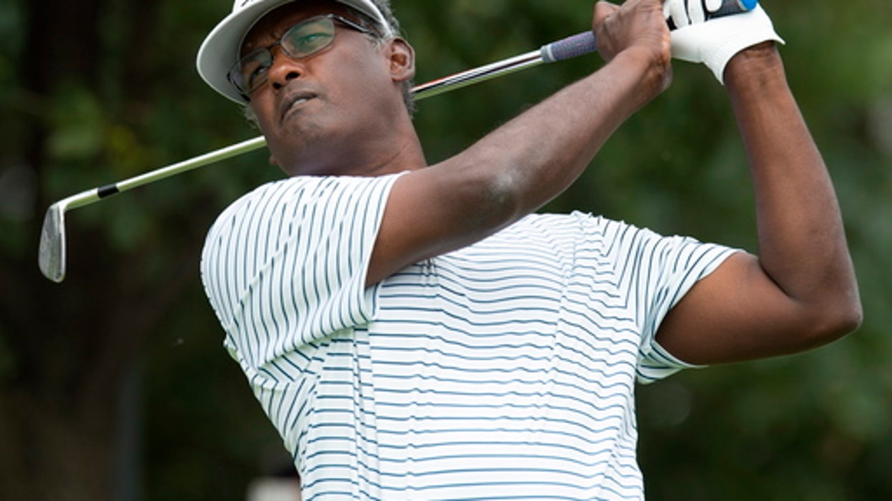 Matt Kuchar rallies; Martin Flores leads RBC Canadian Open